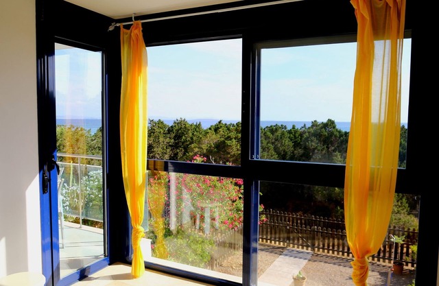 APARTAMENTO FRENTE AL MAR