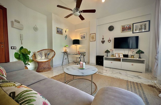 MARBELLA CENTRAL 10 w TERRACE by HOMING