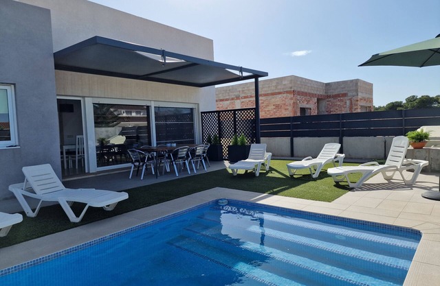 "Marc"@MARISOL: 550m a la playa, piscina privada, A/C, WiFi, playa para perros.