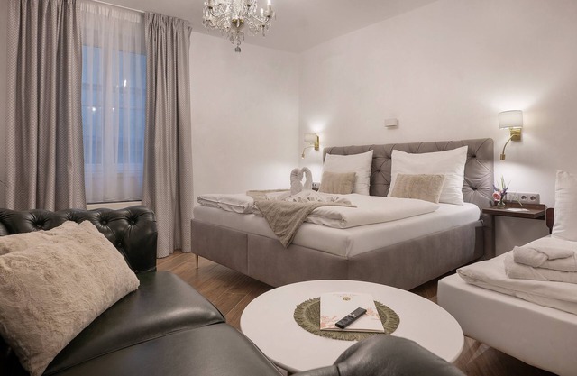 Welcome to Kaiserstein Palace Apartments – Luxury Living in the Heart of Prague