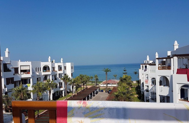 Marina Beach, apartamento de 2 dormitorios con vistas al mar.