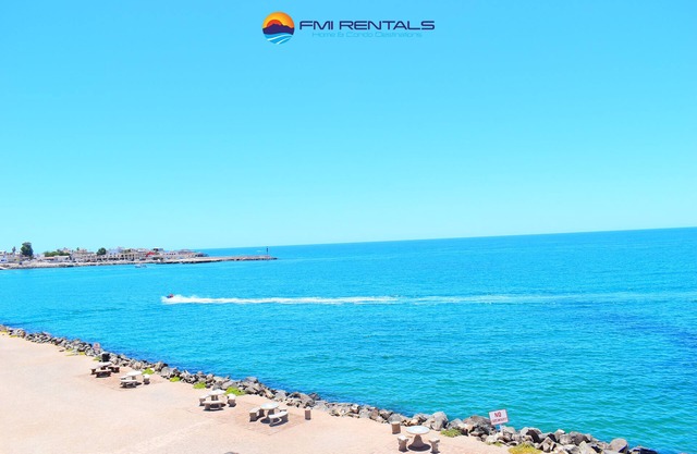 Marina Pinacate B-307 (2 habitaciones / 2 baños) Por FMI Rentals.