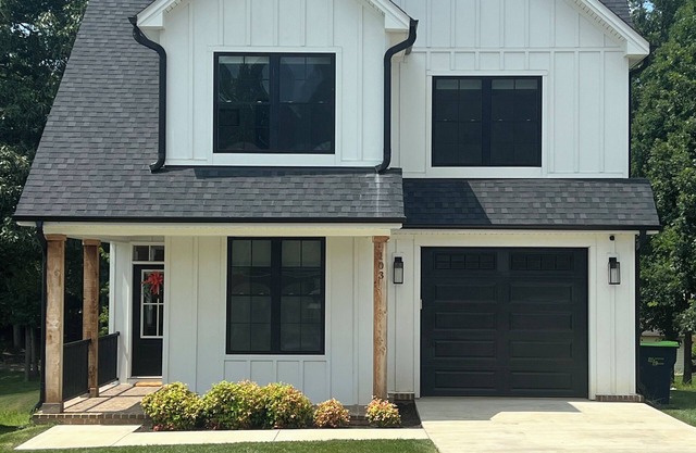 Mariners Cottage Lake Retreat - Stunning Home in Mariners Landing Golf Resort