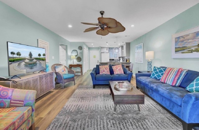 Mariner's Walk 9C / 2 BR Cerca del océano Condo w / Wild Dunes Servicios!