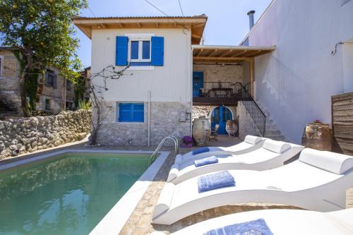 MarkEm Village House