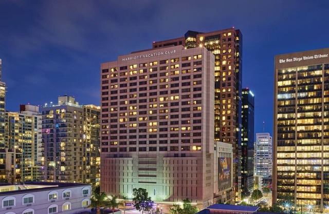 Marriott Vac Club, 1 BR SUITE, Kitchenette, Sleeps 4, 25min walk Conv. Ctr.