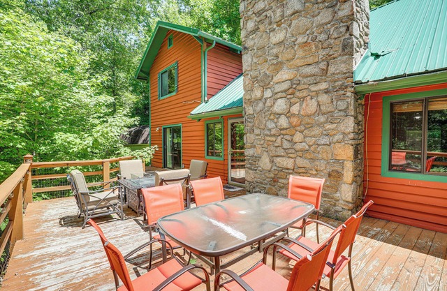 Mars Hill Cabin w/ Pool Table ~ 2 Mi to Wolf Ridge