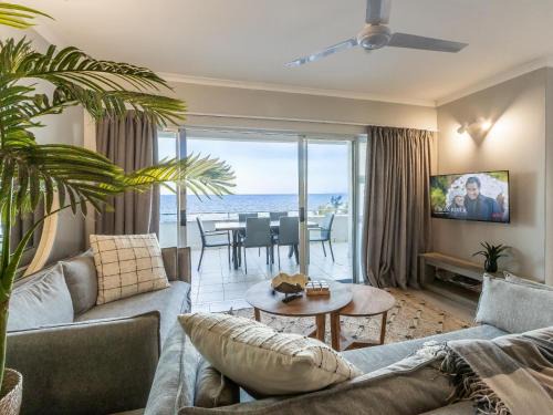 Martinique at Beachfront Apartment in Shakas Rock