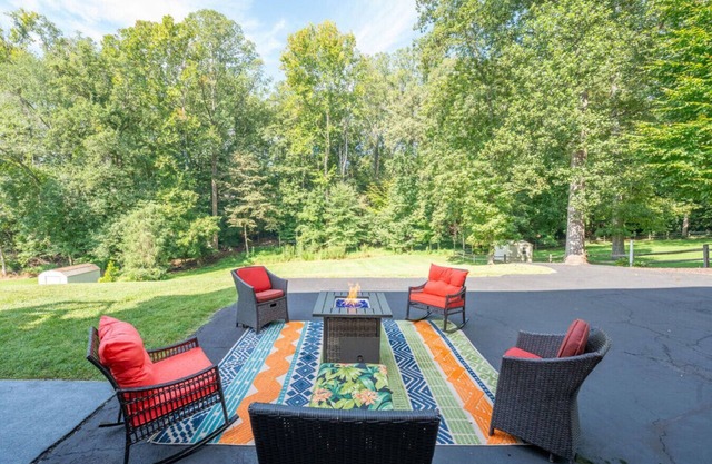 Roomy Retreat: Martinsville Speedway, Casino, Golf
