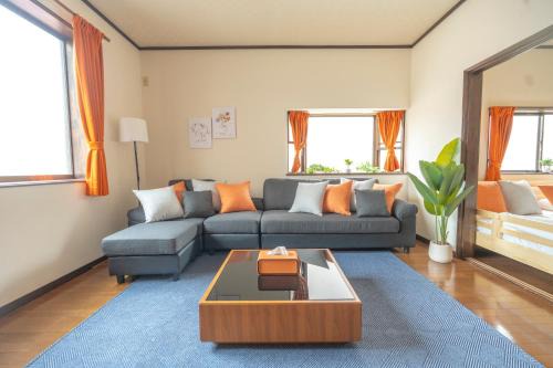MarunoStay-最大8名-プロジェクター完備-アクセス良好-岡山城後楽園徒歩圏内