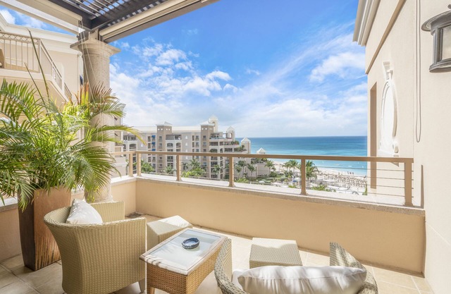 2HAB hermosas vistas al mar en esta residencia privada en The Ritz-Carlton, Gran Caimán