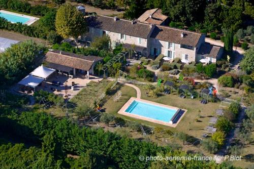 MAS DES FIGUES - très calme - Certifié Biologique FRBio10 - jardin naturel écologique vivant - piscine 12x6- Copieux brunch paysan méditerranéen du jardin cuisine maison huile d'olive- Agritourisme-Alpilles Saint Rémy de Provence-du 01 mai au 29 septembre