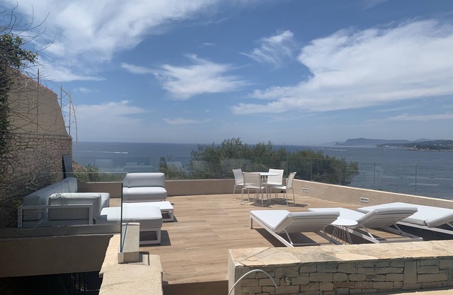 Casa rural provenzal - 180 ° vista al mar acceso directo al mar - Piscina