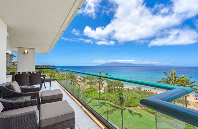 Maui Resort Rentals: Honua Kai – Incredible 8 Bedroom Oceanfront Gem, Over 5200 combined Sq. Ft. w/ Built-in Viking B.B.Q.!