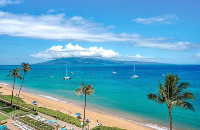 Maui Resort Rentals: The Whaler 707 - Luxuriously Remodeled 7th Floor 1BR/2BA w/ Stunning Ocean and Mountain Views!
