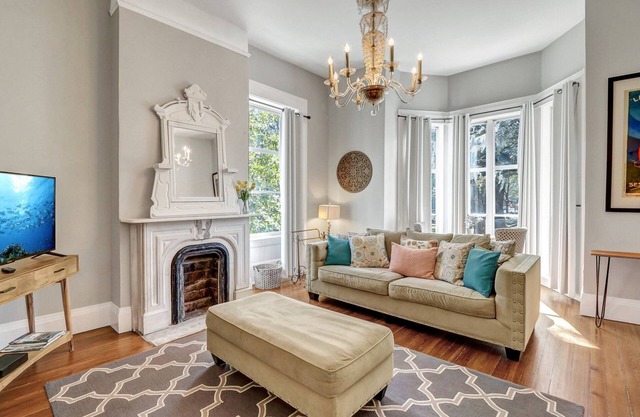 Mayor McDonough's Mansion @Troup Square Sleeps 12