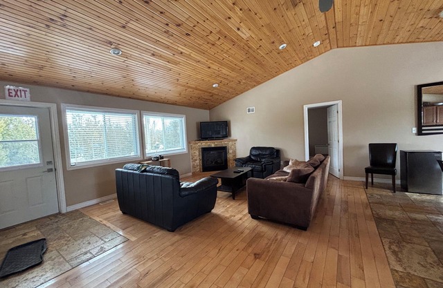 Pet-Friendly Retreat Near Lake Huron – Budget-Friendly!