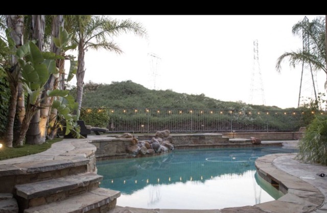 Mediterranean Pool House ¡Exactamente detrás de Magic Mountain y Hurricane Harbor!