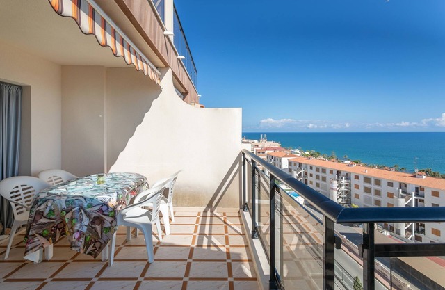 "Mediterranean sea views apartment" con piscina, jardín, 2 terrazas y Wi-Fi