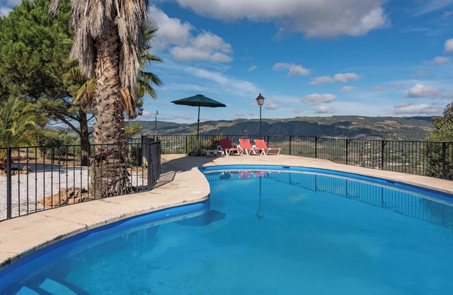 Villa mediterránea "Palladio" en Ronda con vistas a la montaña, aire acondicionado y piscina