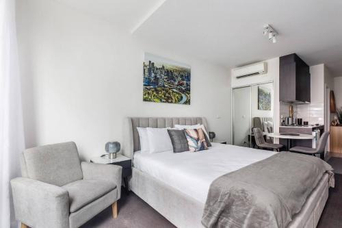 Mercura - Modern CBD Escape by Queen Victoria Market