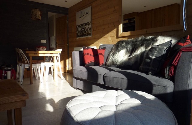 MERIBEL MOTTARET ESQUÍ TODO INCLUIDO EN EL PIE, DUPLEX LUJOSO 4 * EN PAZ, PARKIN