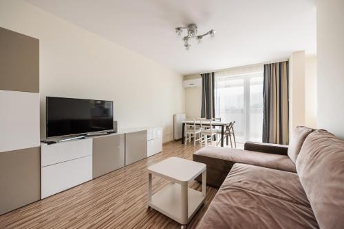 Metro Kondratowicza Spacious Apartment by BookingHost