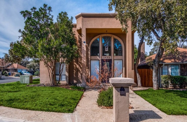 Miami Style House in San Antonio