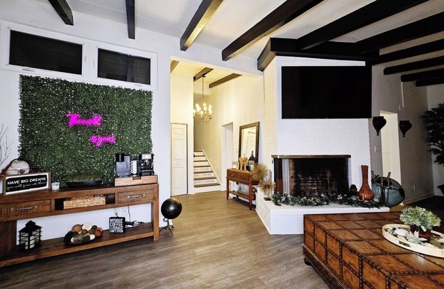 Mid-century modern gem w/ cabin vibes, MEGA gameroom, pingpong, pool table, gym