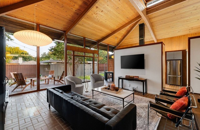 Mid-Century Oasis
