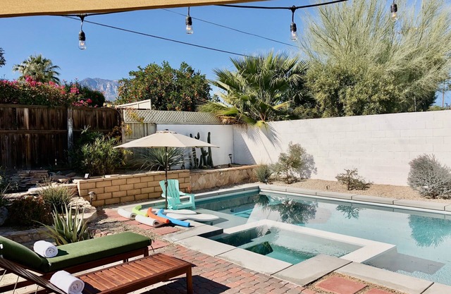 Retiro de mediados de siglo con nueva piscina de agua salada y spa
