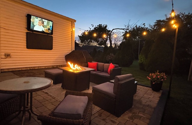 Mid-Island Retreat: Home close to Newport