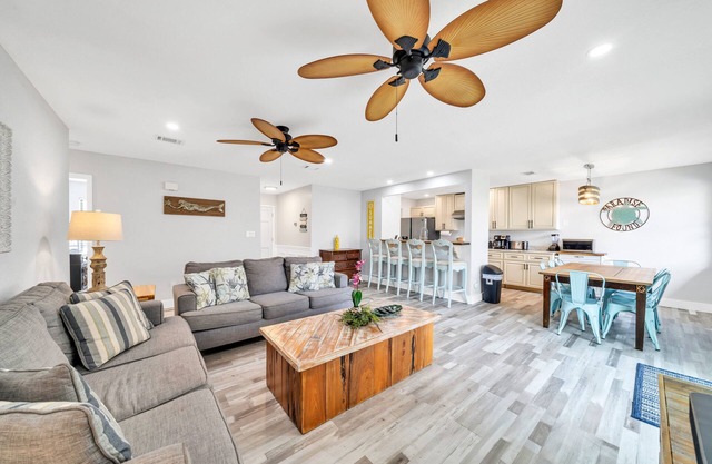 Beautiful west PCB house with easy walk to beach