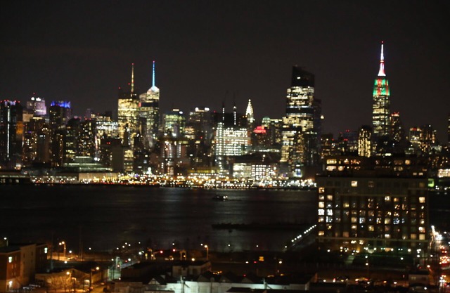 ¡Vista al centro de la ciudad a 15 minutos de NYC 4BR'S!