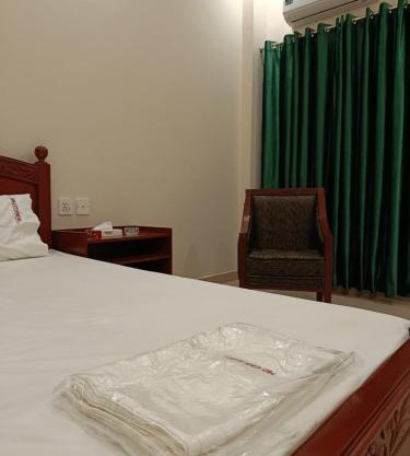 MidCity Hotel & Restaurant