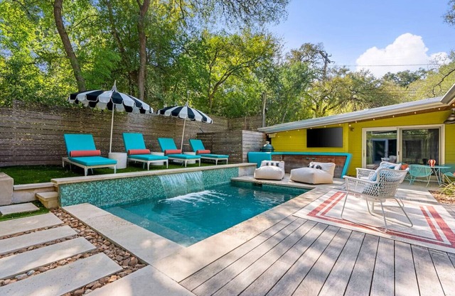MidMod Bungalow 5BR Heated Pool