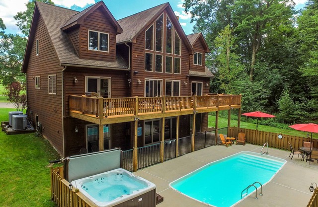 Impresionante casa con piscina privada al aire libre y servicios comunitarios