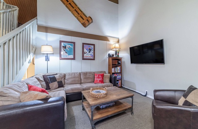 Midtown Condo Near Dining W/ Pool & Spa 508