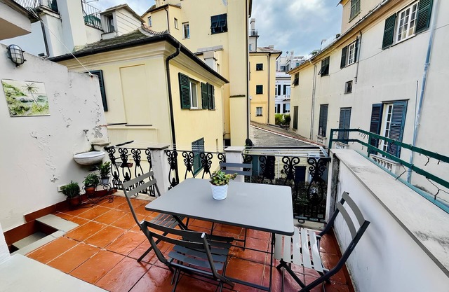 Migliorina House, characteristic Genoese apartment with terrace, city center