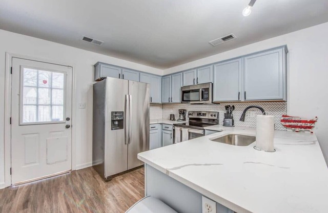 Mins to Downtown & U of Memphis! High Point Duet 2