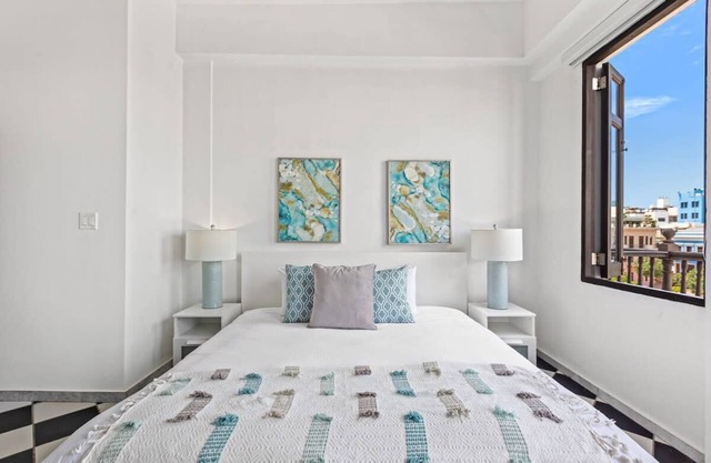 SF 404 Mint Suite