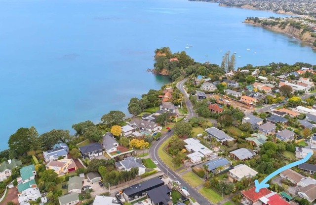 Only minutes walk to Torbay and Long Bay beaches
