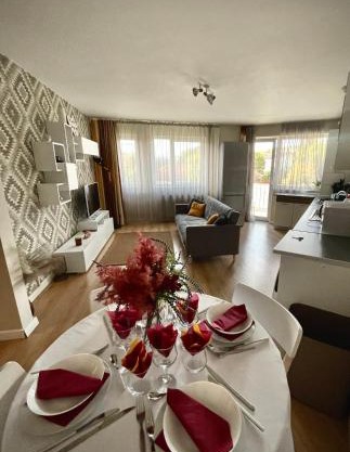 Mio Apartments Silver