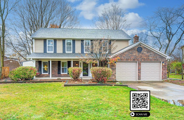 Misty Lake House - 2,200SF+ 5BR! Pet Friendly! Lake View Backyard w/ Furniture