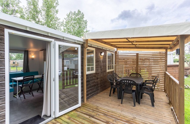 Casa móvil 'Mobil-home' con piscina compartida y terraza privada