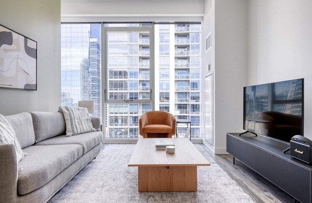 Mod South Loop 1BR w/ Lounge, Pool & Gym near Grant Park, by Blueground