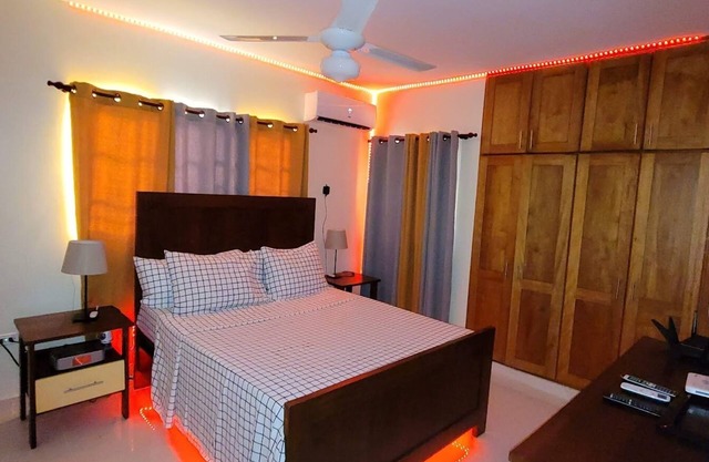 Modern 1 BedRoom House