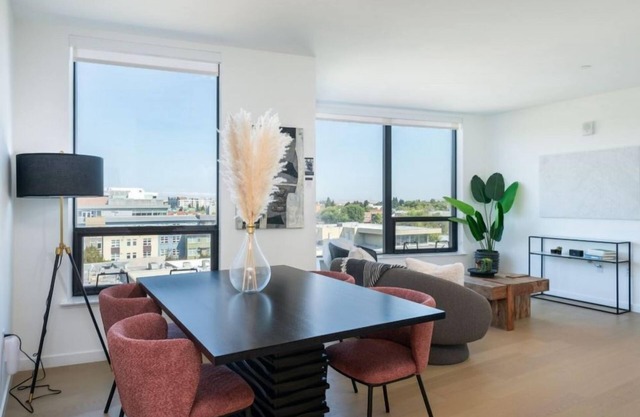 Modern 1BR Condo w/ Rooftop Garden, Walnut Creek