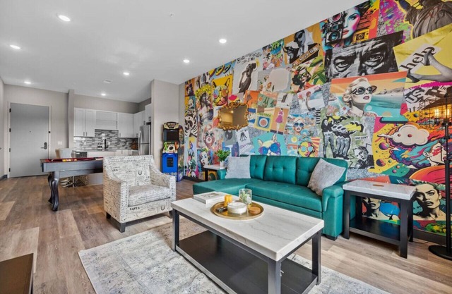 Modern 1BR Getaway near Broadway – Sleeps 4!