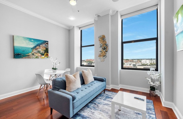 Modern 1BR w/ Pool & Gym